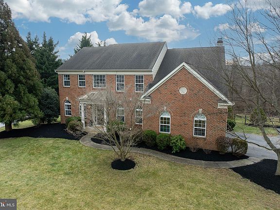5th image of 1370 Stonegate Dr