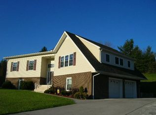 256 Hummingbird Ave, Princeton, WV 24740