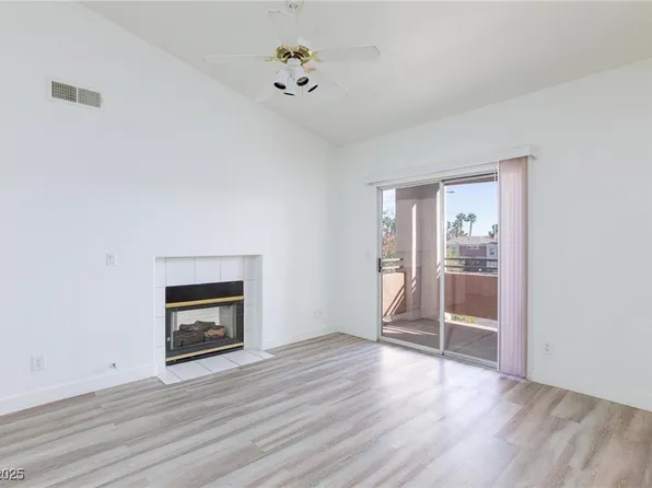 7701 Himalayas Ave Unit 204, Las Vegas, NV 89128