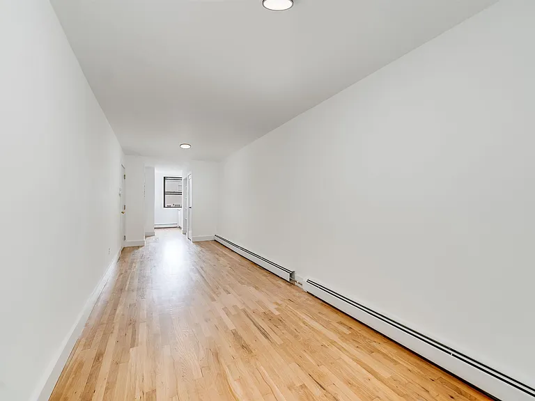 216 Jefferson St #6 — Photo 2