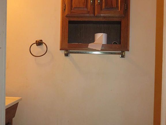 5th image of 26 Pine St
