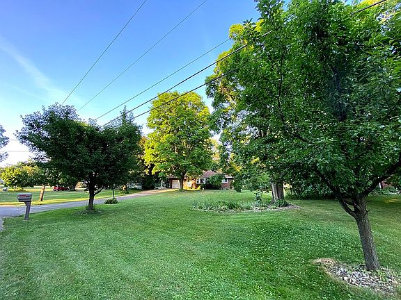 5th image of 1510 Shady Ln