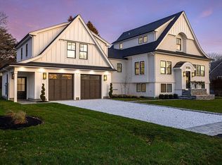 84 Allston Ave, Middletown, RI 02842