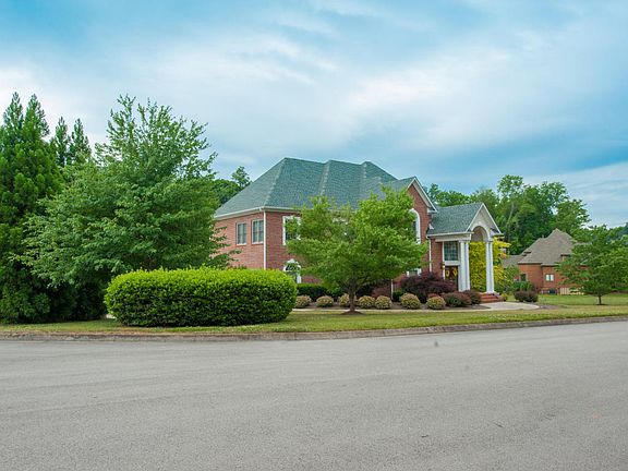 5th image of 1403 Lismore Ln