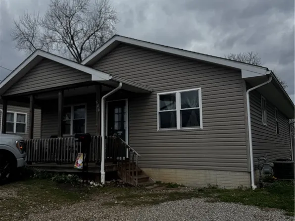 546 Cemetery St, Coshocton, OH 43812