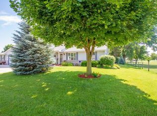 524 Rockshire Dr, Janesville, WI 53546