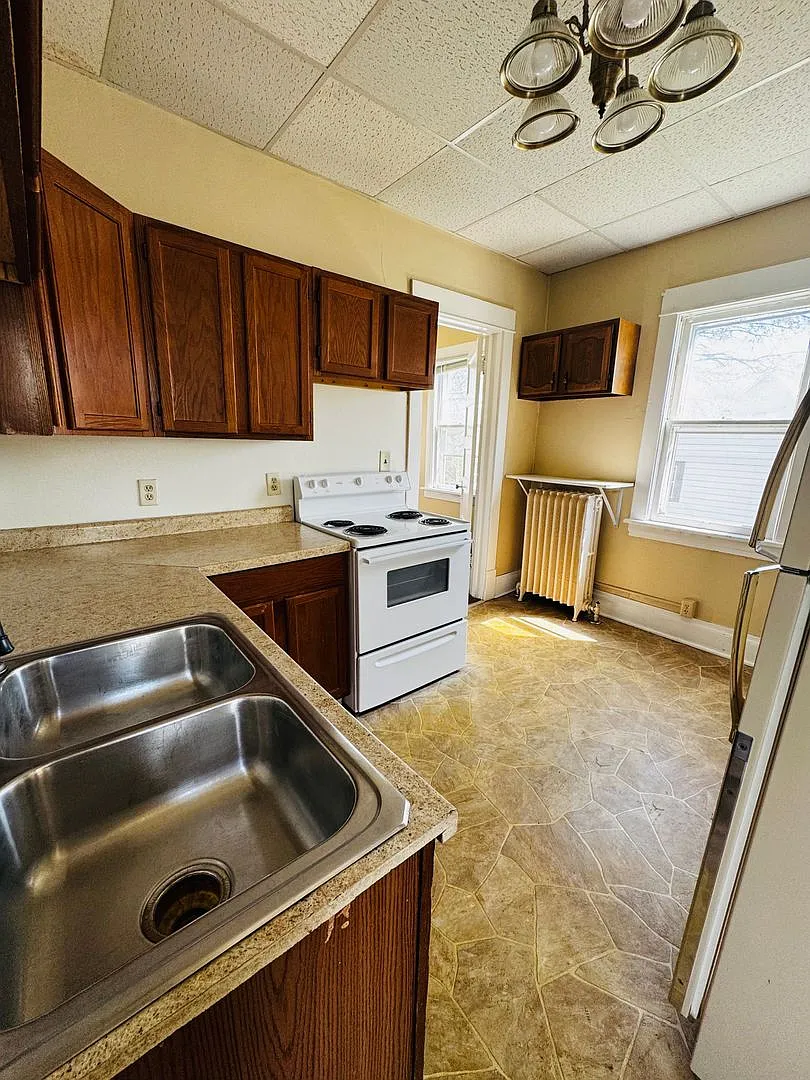 Neu LLC - 620 N Main St — Photo 4