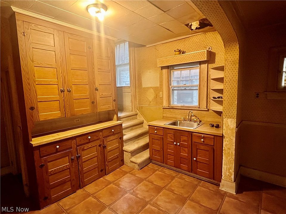 825 Elmore Ave, Akron, OH 44302 Zillow