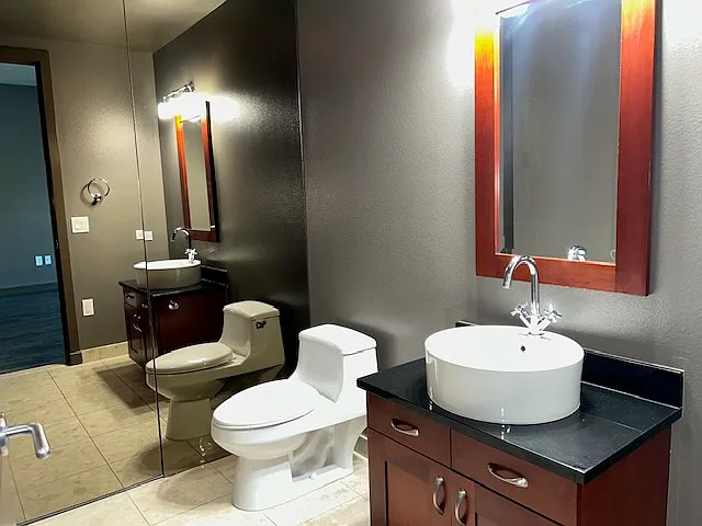 4525 Dean Martin Dr — Photo 9