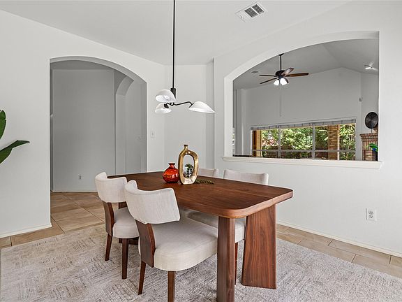 3rd image of 2920 Warwick Way