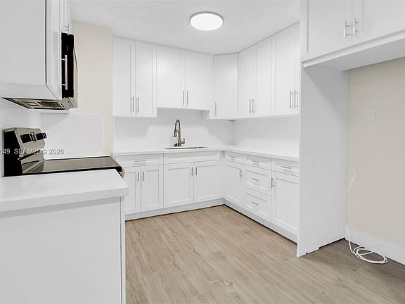5th image of 14270 SW 285th St