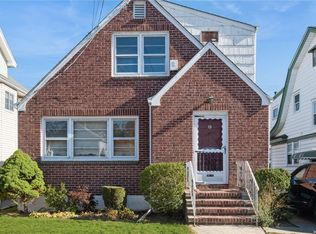 13 Hinsdale Ave, Floral Park, NY 11001