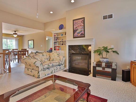 4th image of 1037 Station Pointe Ln