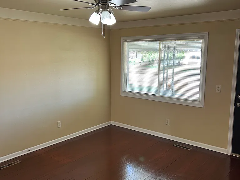 4624 Culver St — Photo 13