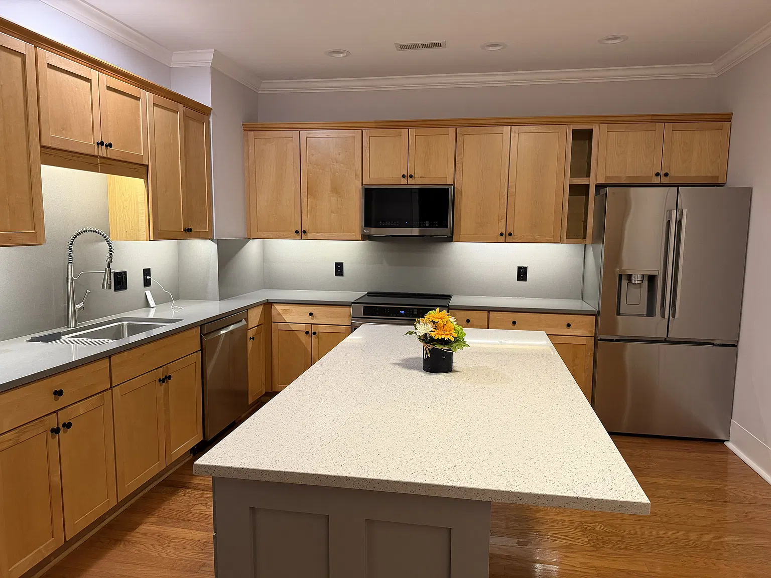 4 bed, 2382 sqft, $2,735 — Photo 2