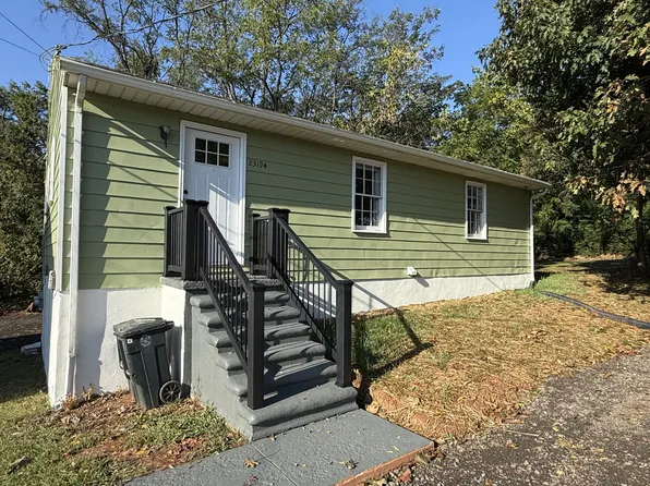 2319 Old Forest Rd #B, Lynchburg, VA 24501