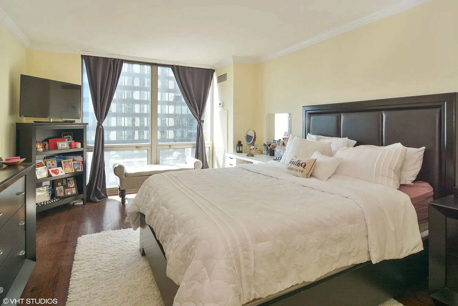 2 bed, 1250 sqft, $3,750 — Photo 3