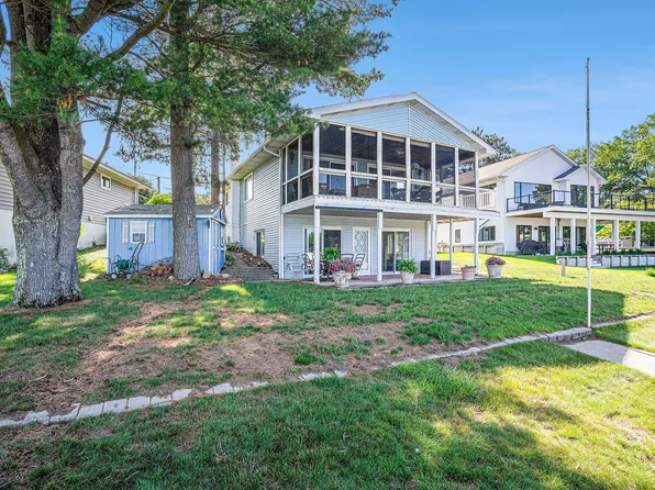 1825 N White Birch Dr, Mears, MI 49436