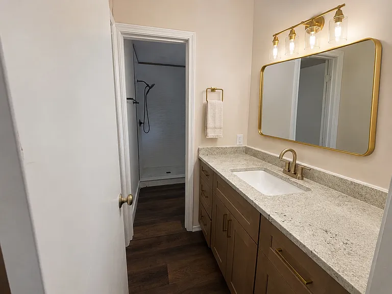 7625 S Richmond Ave E — Photo 13