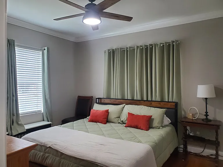 210 S Lynn Ave — Photo 48