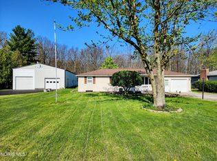 15172 Dohoney Rd, Defiance, OH 43512