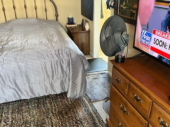 4th image of 339 Lake Ct