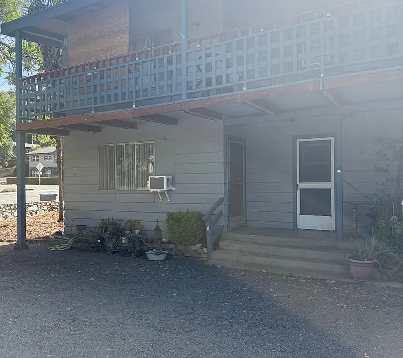 1268 High St