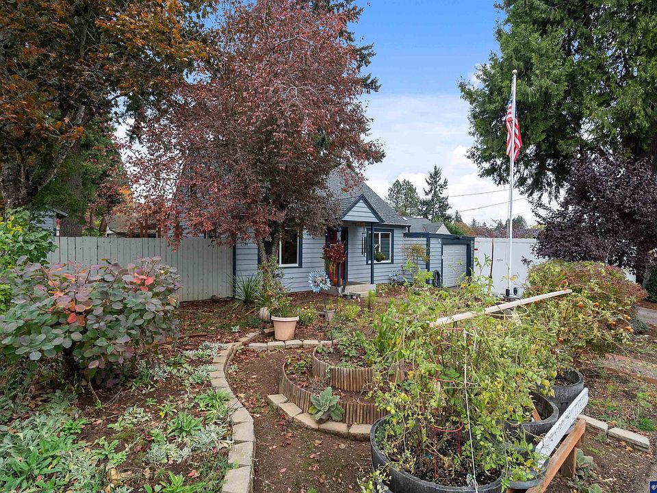 1st image of 585 Madrona Ave S
