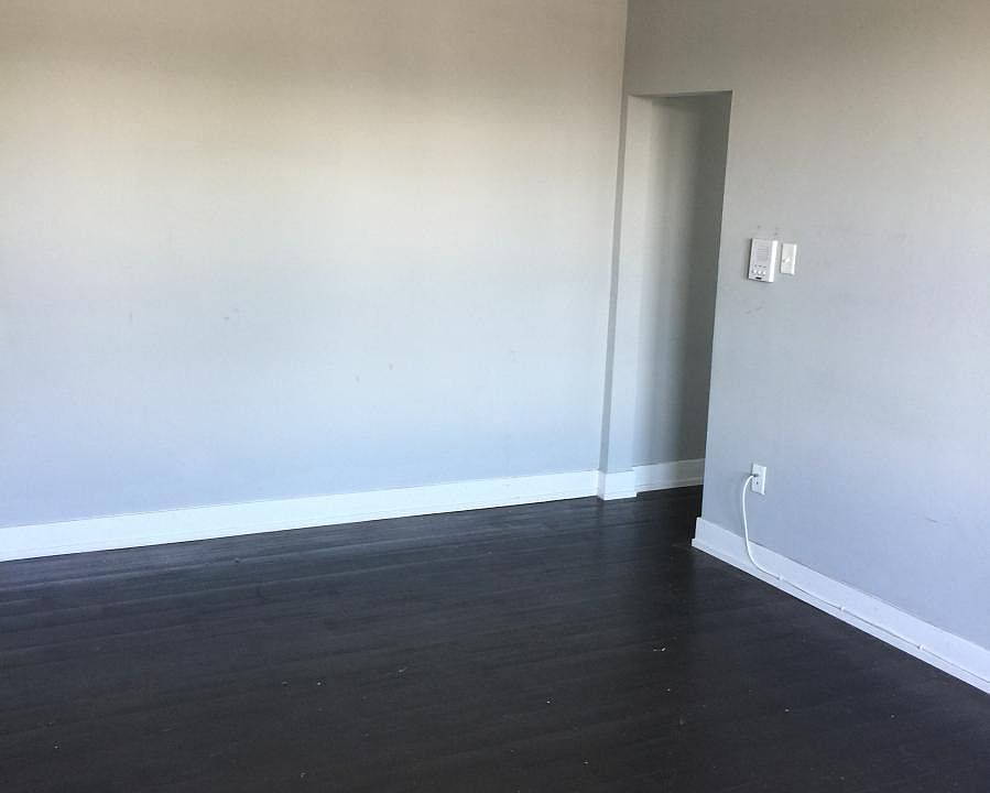 2nd image of 5400 Walnut St