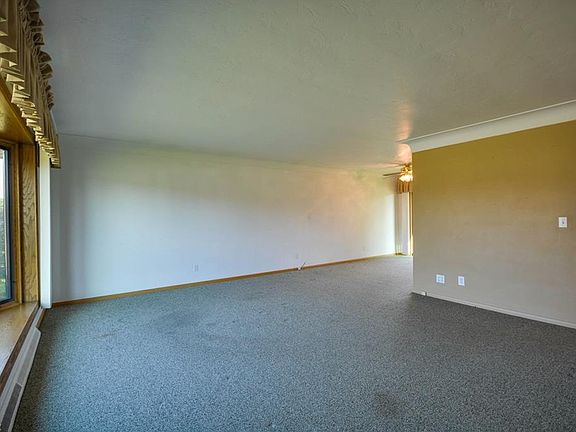 3rd image of 10291 Boundary Ln