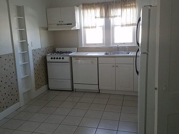 3rd image of 949 Hancock St APT 8