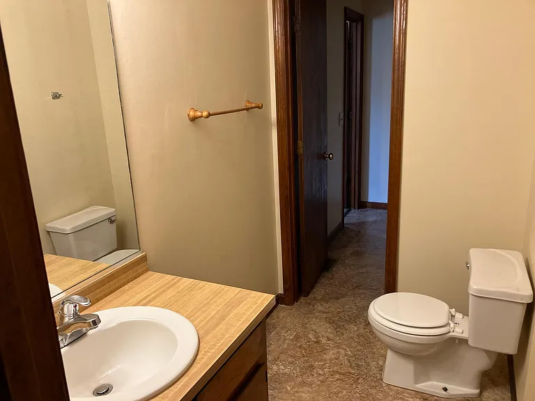 2266 Pineknoll Ter — Photo 5