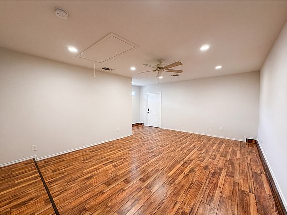 5th image of 1415 Petunia Dr