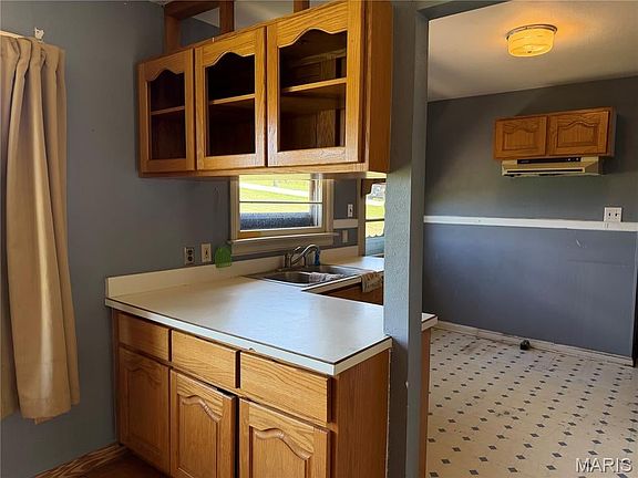 3rd image of 1246 Spring Dr