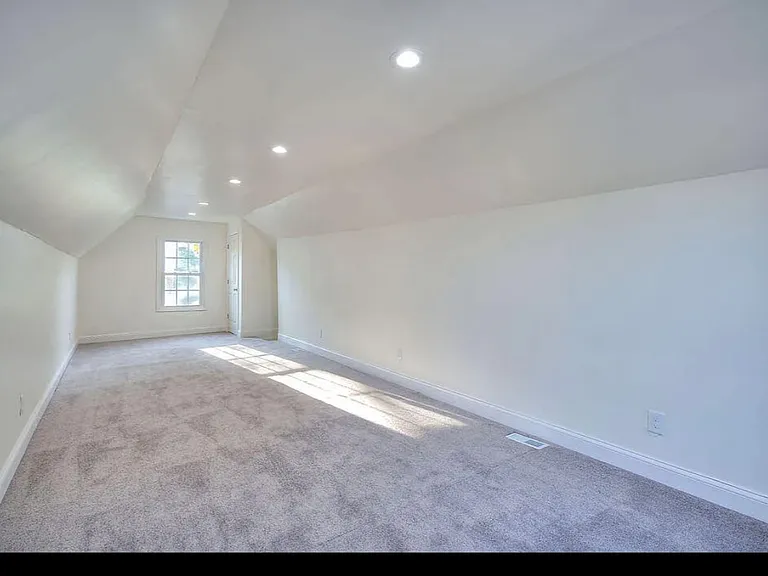5661 Sohl Ave — Photo 14