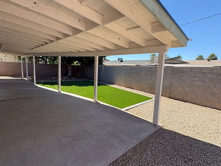 121 E Santa Cruz Dr — Photo 17