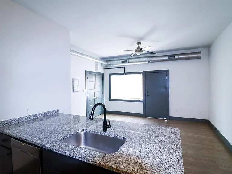2616 Short Vine — Photo 18