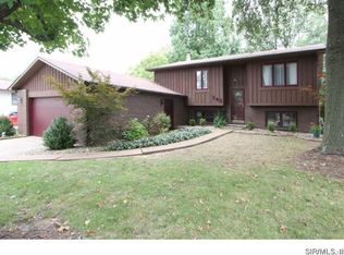 108 Riverwoods Cv, East Alton, IL 62024