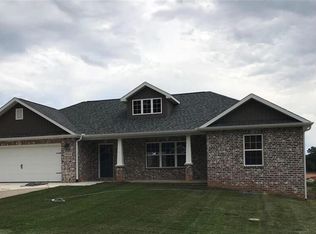 1945 Williamsburg Dr, Cape Girardeau, MO 63701
