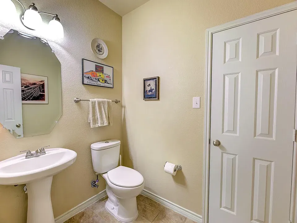 2409 Creek Villas Dr
