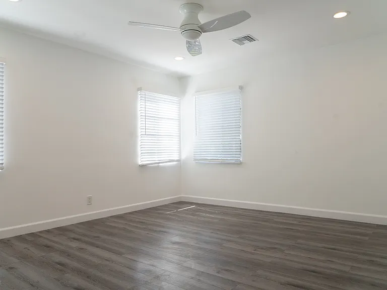 6909 Hazeltine Ave #1 — Photo 8