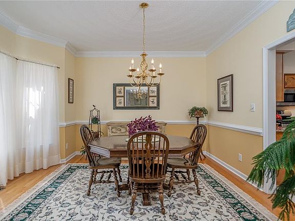 5th image of 205 Pasture Ln