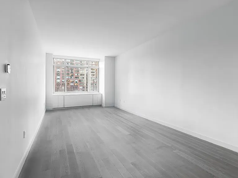 101 W End Ave #7M — Photo 2