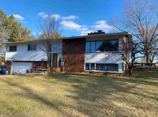 E8847 Hudson Rd, Clintonville, WI 54929