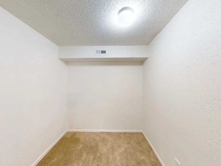 Skyline Apartments — Photo 22