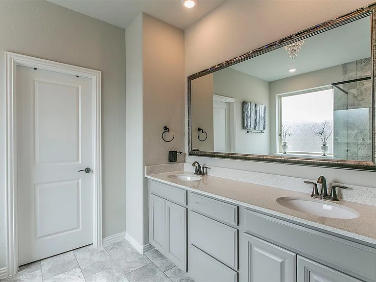 1015 Zachary Way — Photo 14