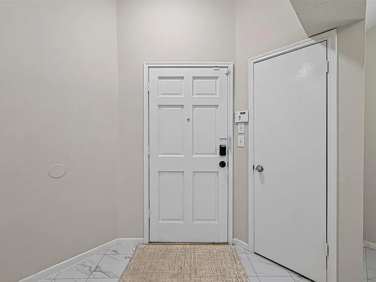 16514 Camino Del Sol Dr — Photo 3