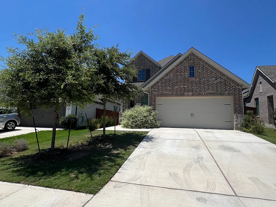 112 Freeman Loop