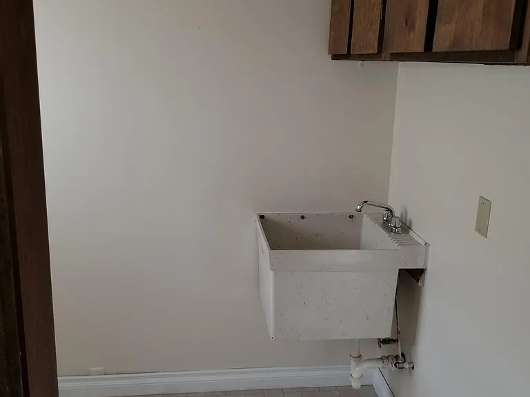 966 NW Cypress Ave — Photo 9