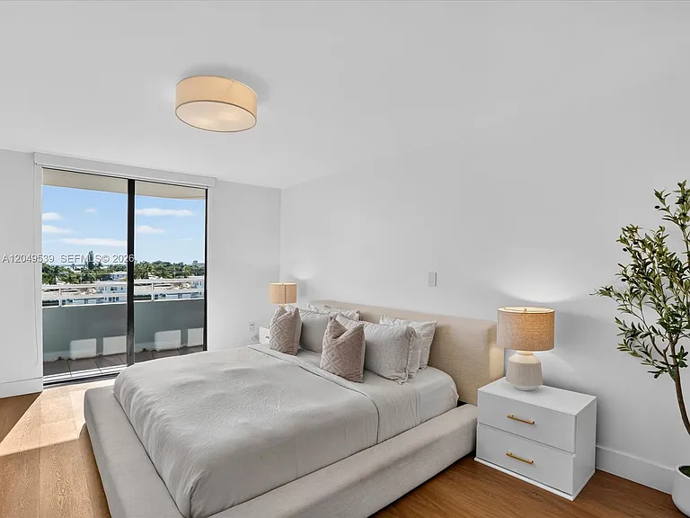 8201 Byron Ave #502 — Photo 21